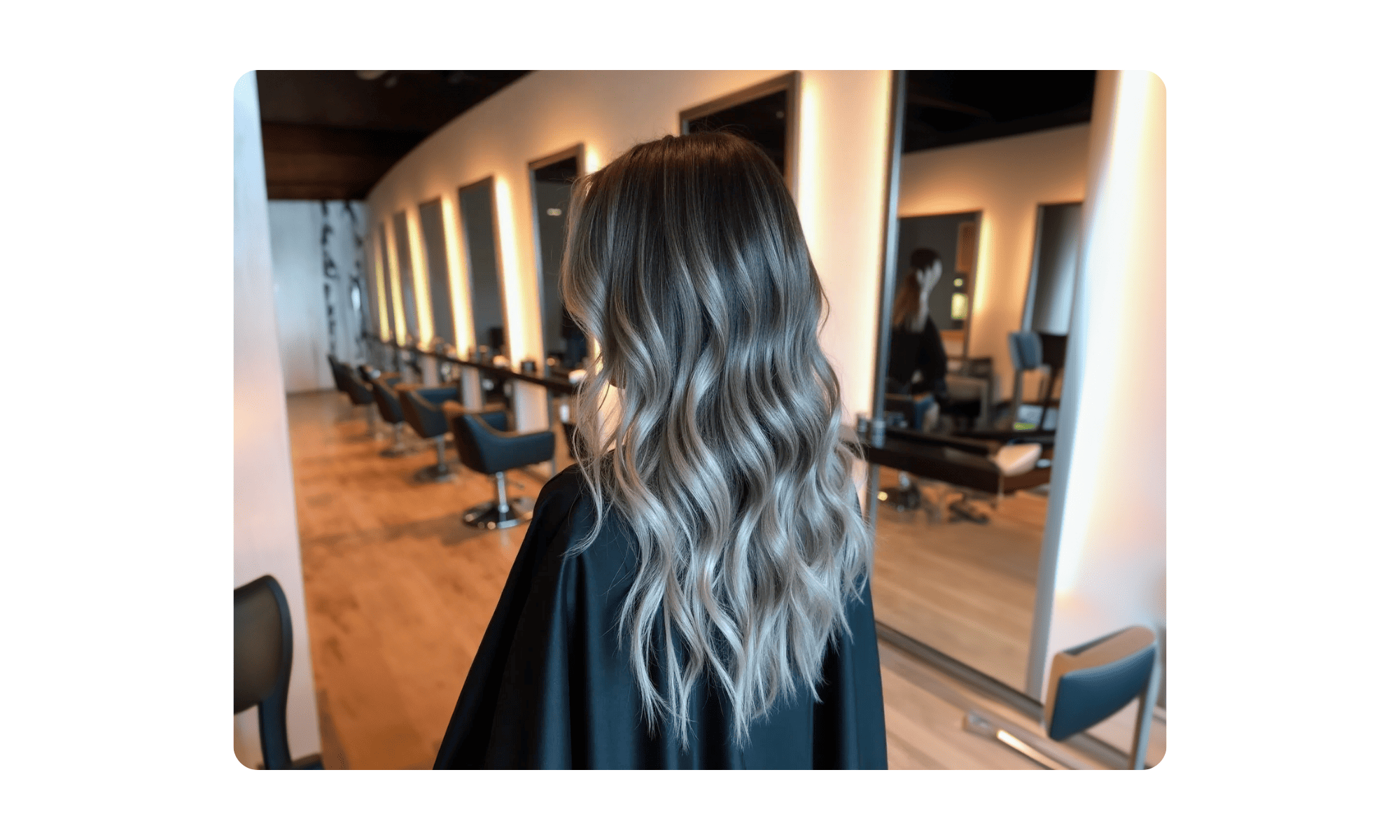 Mechas rubio ceniza elegantes y naturales
